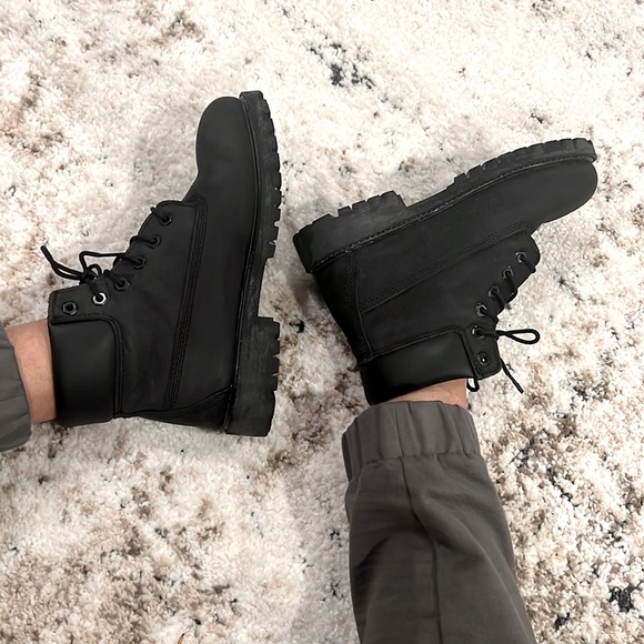 Timberland Black Nubuck Boots - Picture 3 of 16